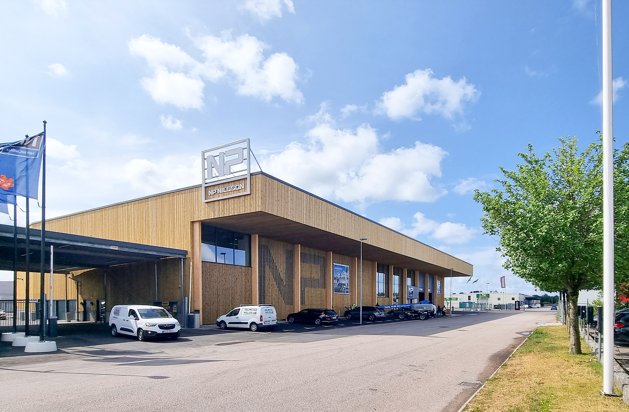 NP Nilsson Halmstad Premiär fasad Bygg och Designcenter